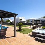 Marvelous 2 Bedrooms Kagura Spacious Вилла Коста Бланка
