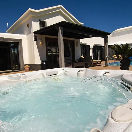 Sbh Mavalosa 2 Bedrooms Playa Blanca Lanzarote Villa