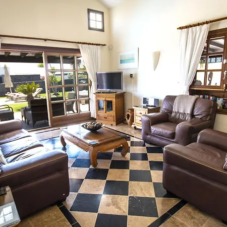 Villa Sbh Mavalosa 2 Bedrooms Playa Blanca Lanzarote