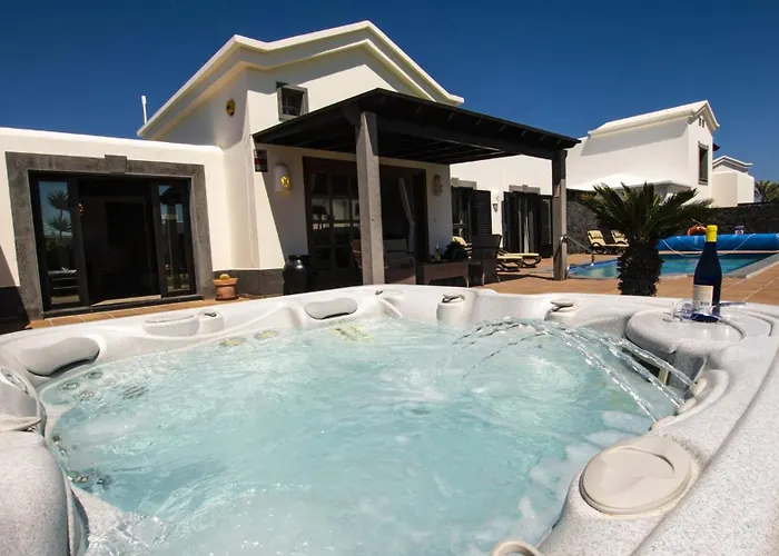 Villa Marvelous 2 Bedrooms Kagura Spacious *