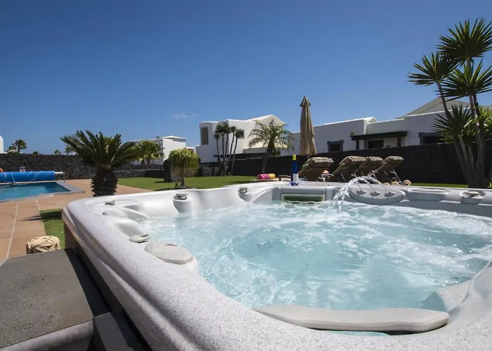 Villa Marvelous 2 Bedrooms Kagura Spacious