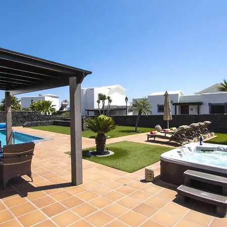Marvelous 2 Bedrooms Kagura Spacious Villa Playa Blanca (Lanzarote)