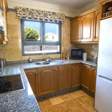 וילה Marvelous 2 Bedrooms Kagura Spacious Sun Terrace Outdoor Pool, Hot Tub And Bbq Montana Roja פלאיה בלנקה