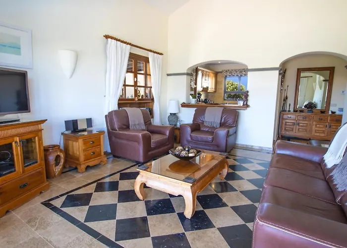 Marvelous 2 Bedrooms Kagura Spacious Коста Бланка