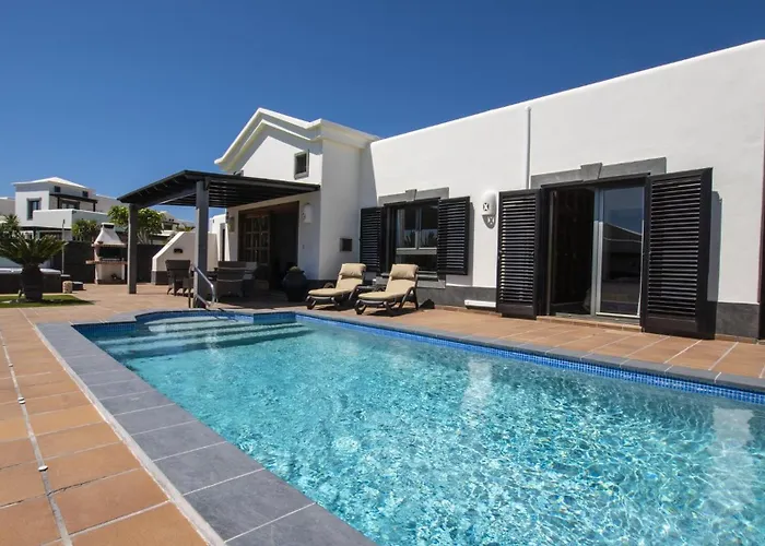 Marvelous 2 Bedrooms Kagura Spacious * Коста Бланка