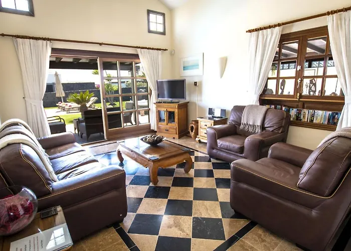 Вилла Marvelous 2 Bedrooms Kagura Spacious Коста Бланка